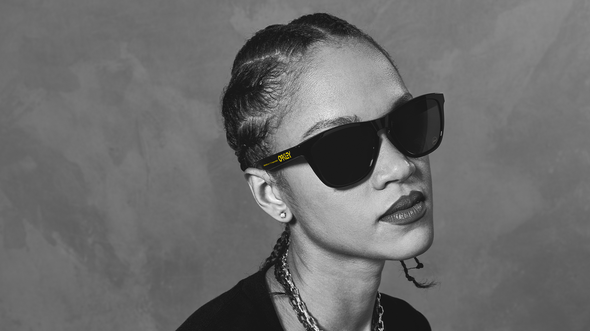 OAKLEY x FRAGMENT: A LIMITED-EDITION SS2023 COLLECTION OAKLEY x FRAGMENT: A LIMITED-EDITION SS2023 COLLECTION